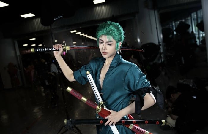 Bức ảnh zoro cosplay ánh nhìn sắc bén quyết đoán