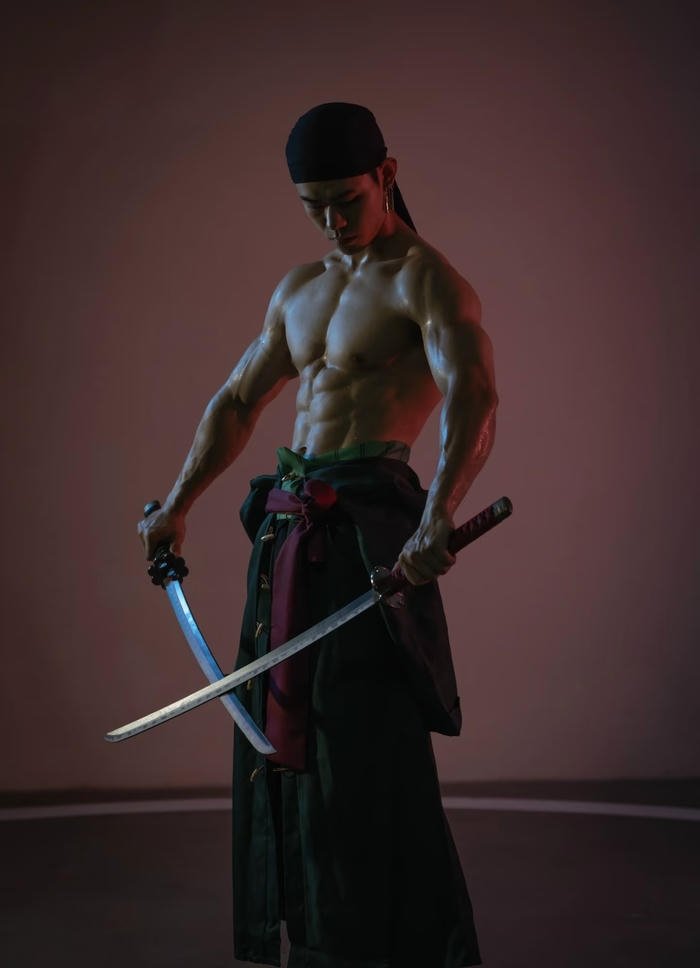 Bức ảnh zoro cosplay nét mặt lạnh lùng