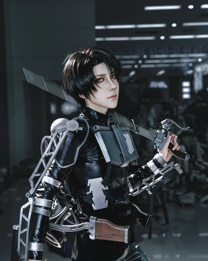 Bức hình Attack on Titan cosplay cùng phong cách anime ngầu