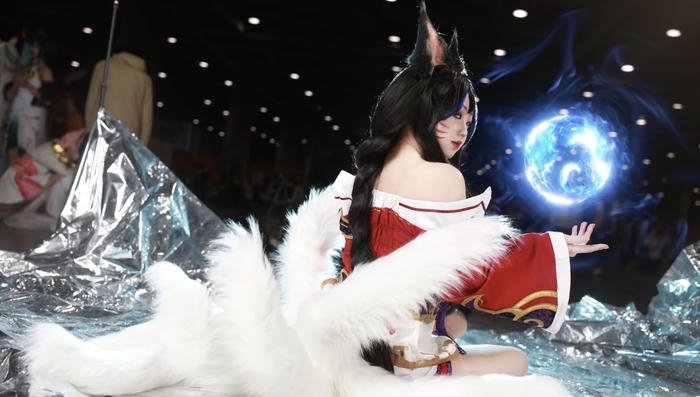 Cosplay ahri biểu cảm dịu dàng pha chút tinh nghịch