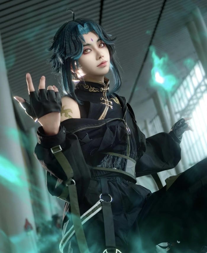 Cosplay anime nam khí chất trầm lặng