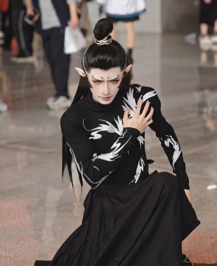 Cosplay anime nam thần thái lạnh lùng