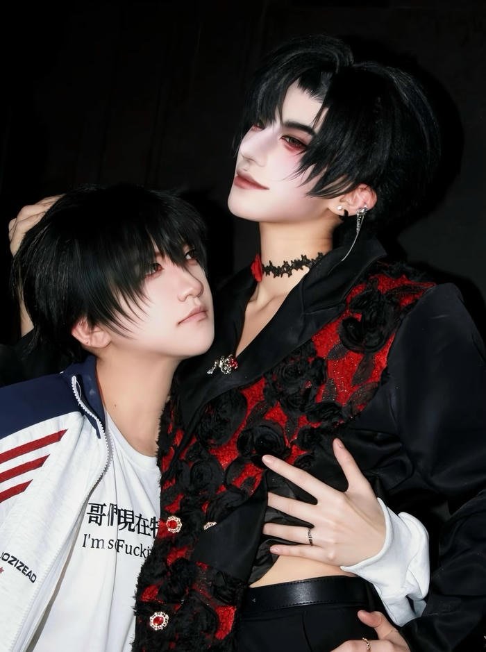 Cosplay đam mỹ ánh nhìn yêu thương