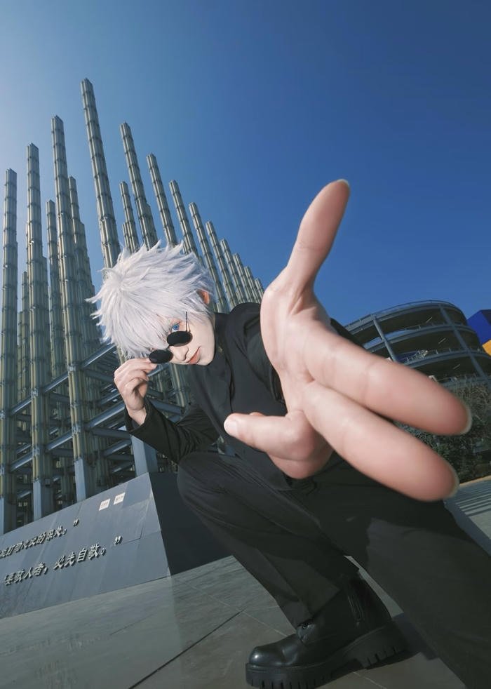 Cosplay gojo góc chụp ngồi cực chất