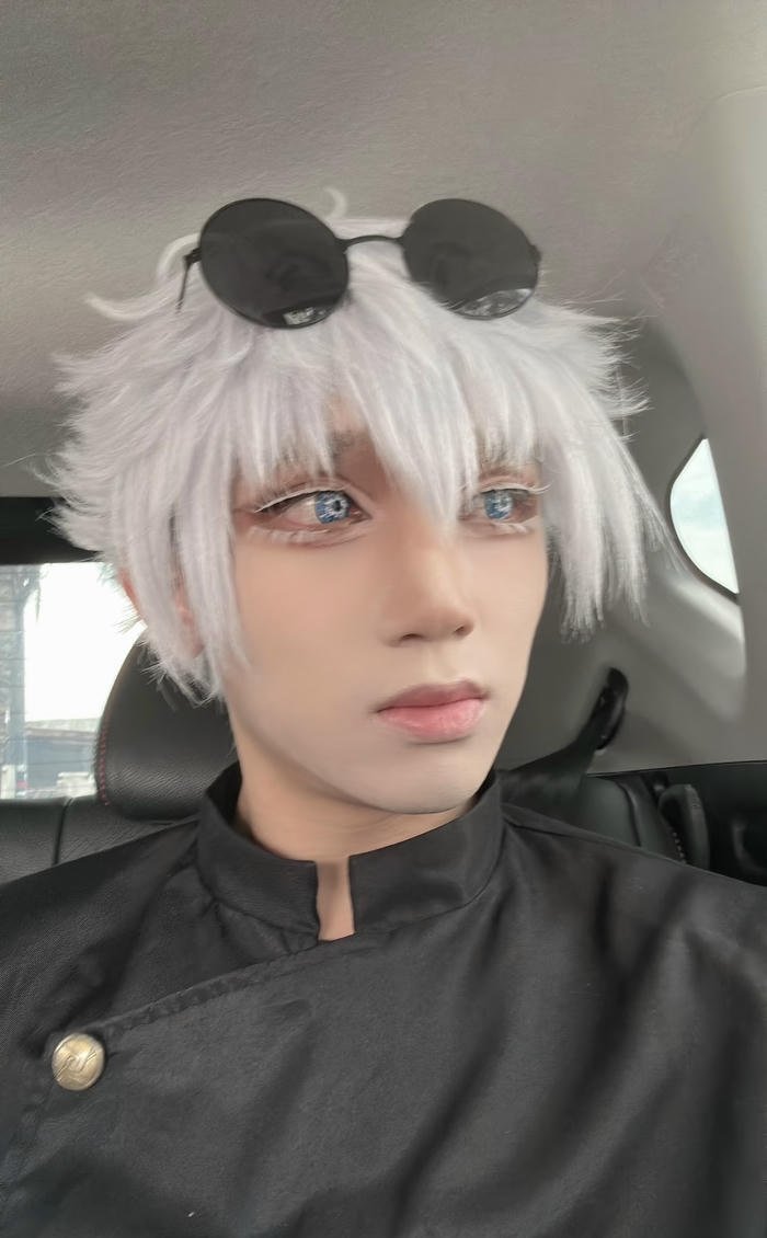 Cosplay gojo mái tóc trắng nổi
