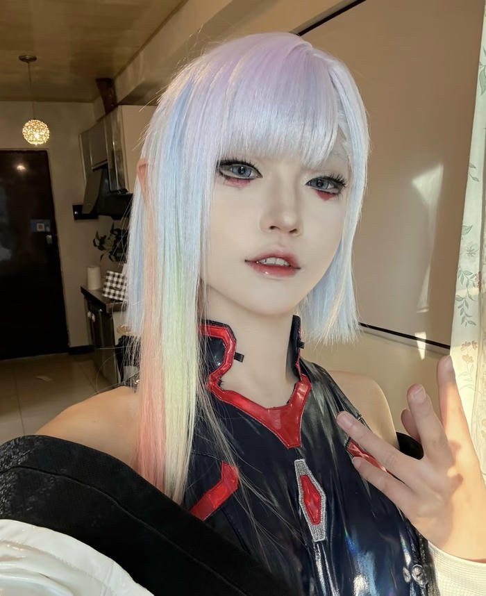 Cosplay lucy ánh mắt dịu dàng