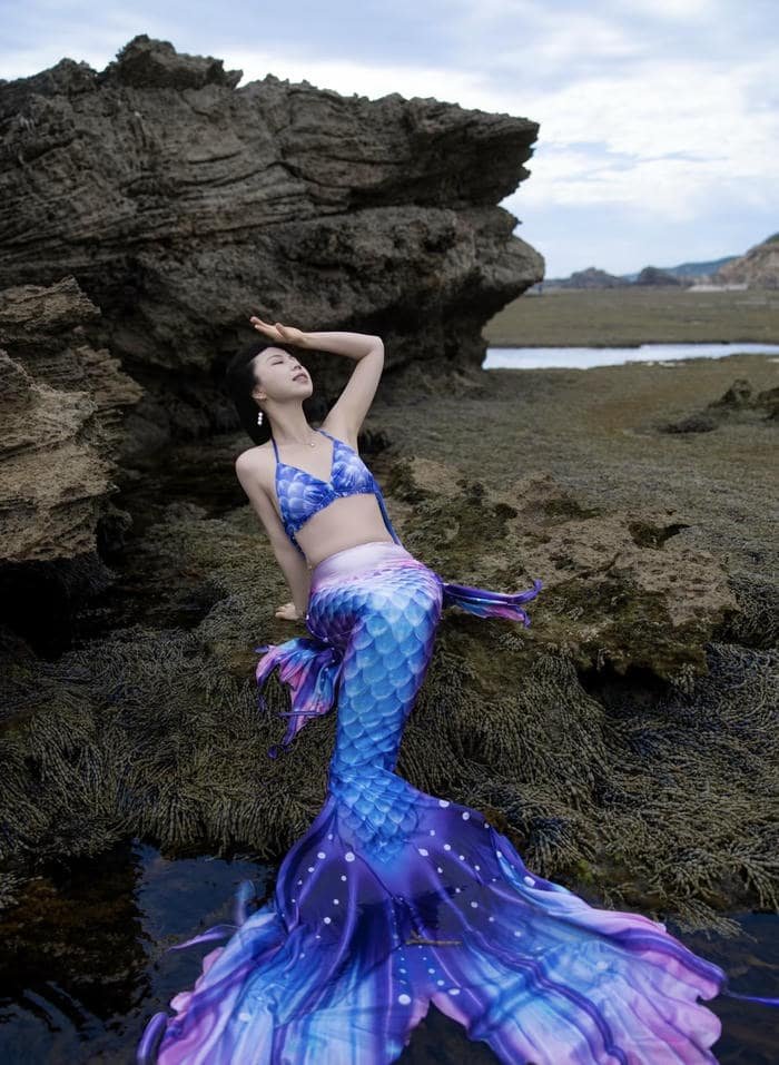 Cosplay nàng tiên cá ánh nhìn dịu dàng nữ tính