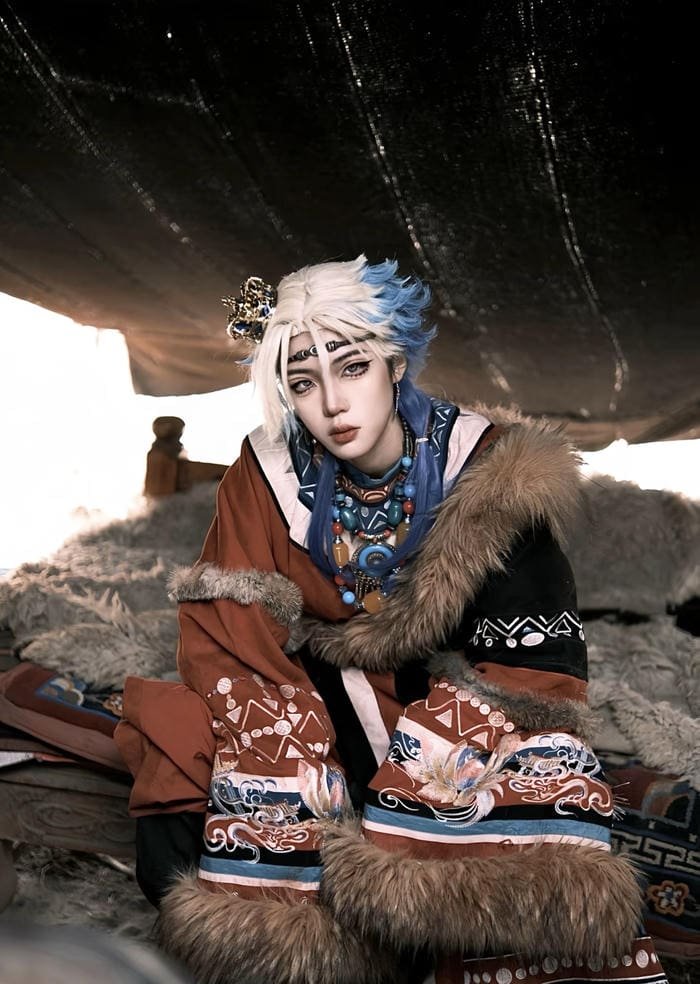 Cosplay nhân vật anime trang phục lạ mắt