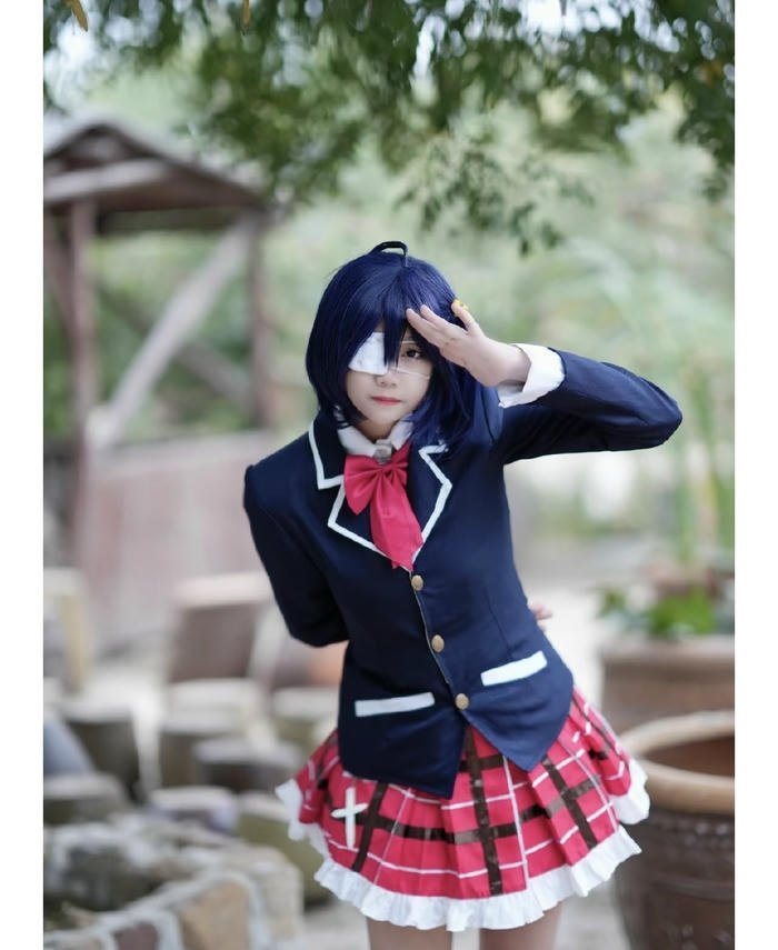 Cosplay rikka biểu cảm đáng yêu pha chút kiêu kỳ