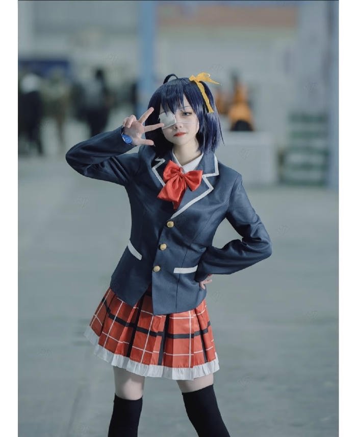 Cosplay rikka phong cách học sinh anime