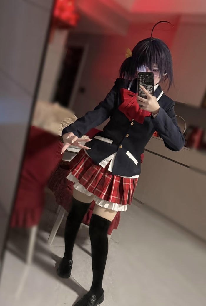 Cosplay rikka thần thái mạnh mẽ cá tính