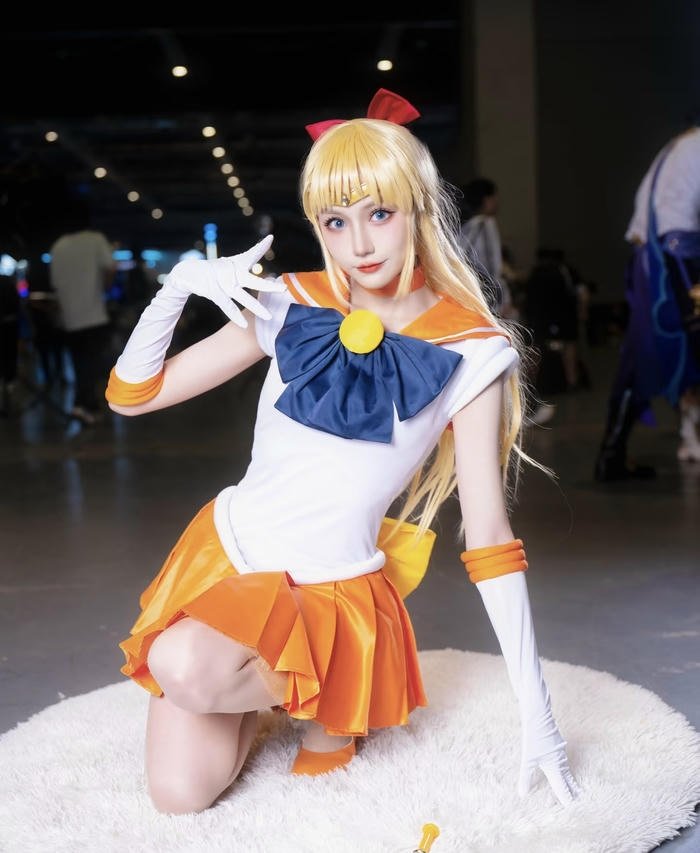 Cosplay sailor moon thần thái dễ thương