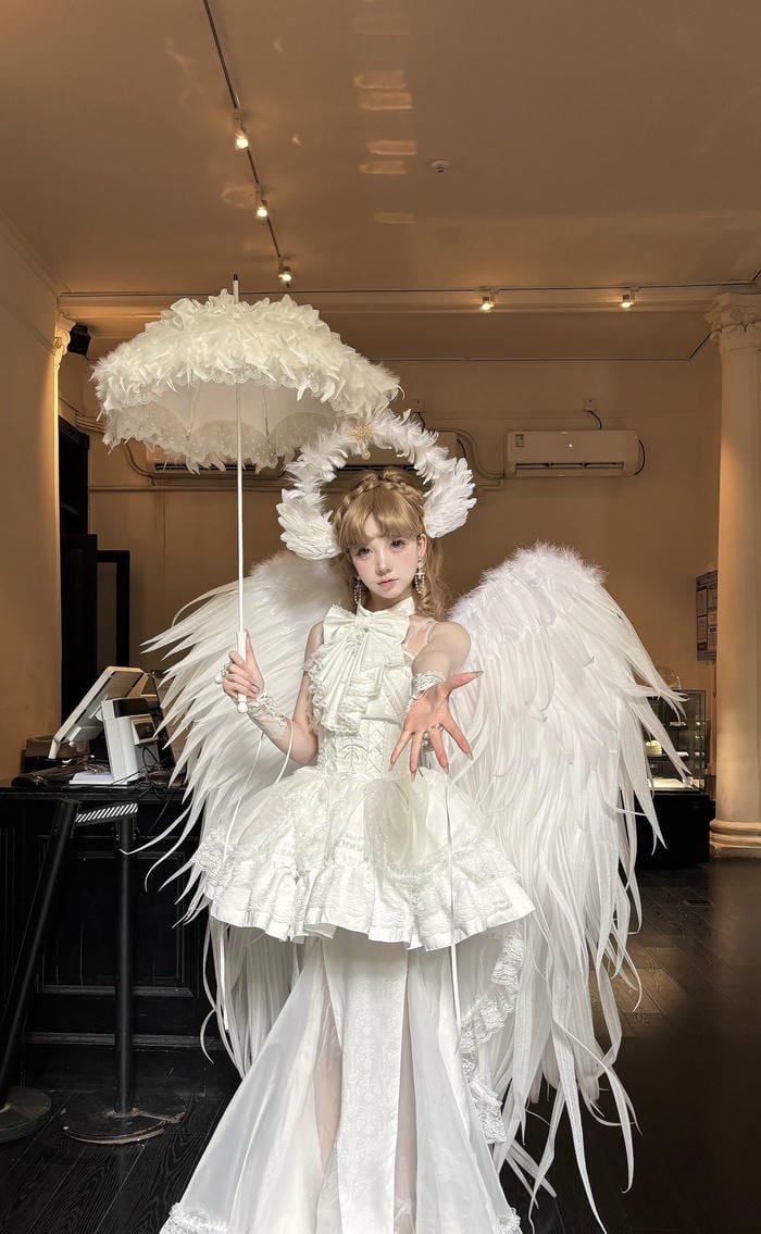 Cosplay thiên thần phong cách cổ tích bay bổng