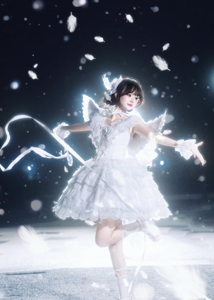 Cosplay thiên thần thần thái trong trẻo nổi bật