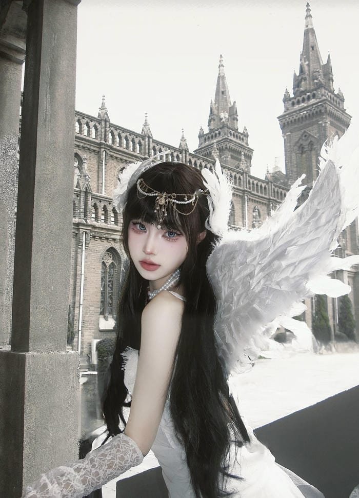 Cosplay thiên thần trang phục trắng thanh lịch
