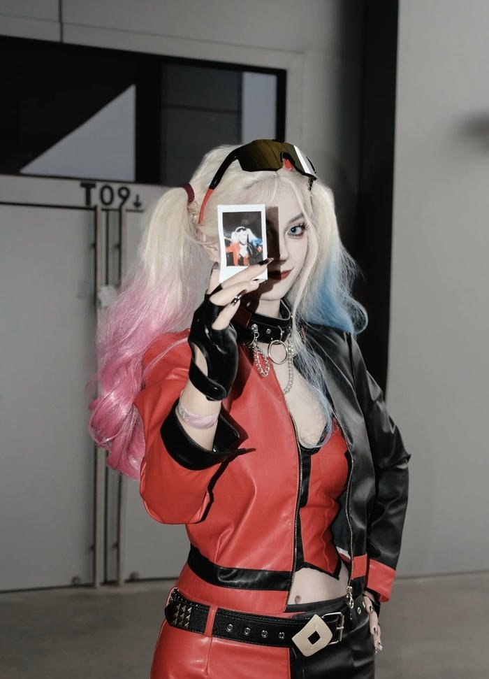 Harley quinn cosplay phong cách nổi loạn cá tính