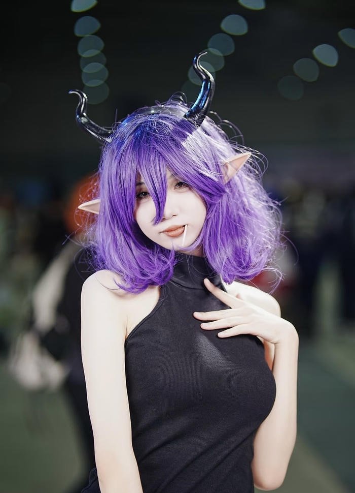 Hình ảnh ảnh cosplay vermeil dáng đứng mềm mại