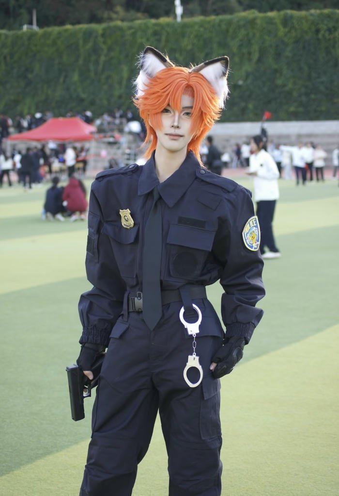Hình ảnh cosplay anime nam dáng người cân đối
