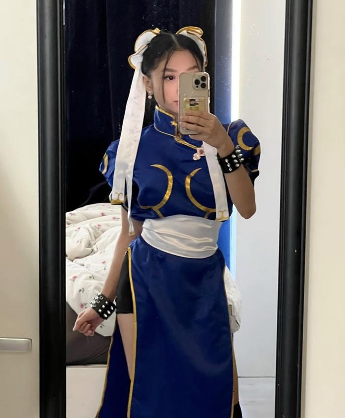 Hình ảnh cosplay chun li biểu cảm cứng cáp