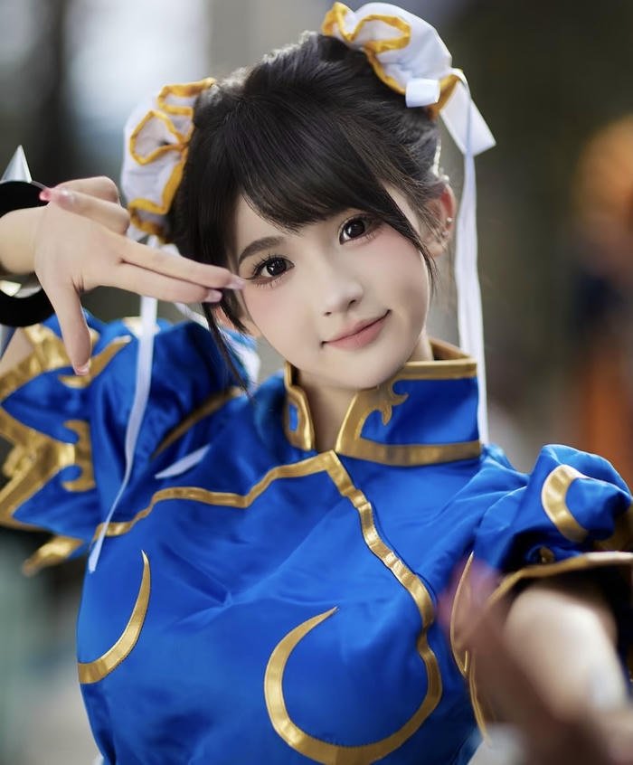 Hình ảnh cosplay chun li thân hình săn chắc cân đối
