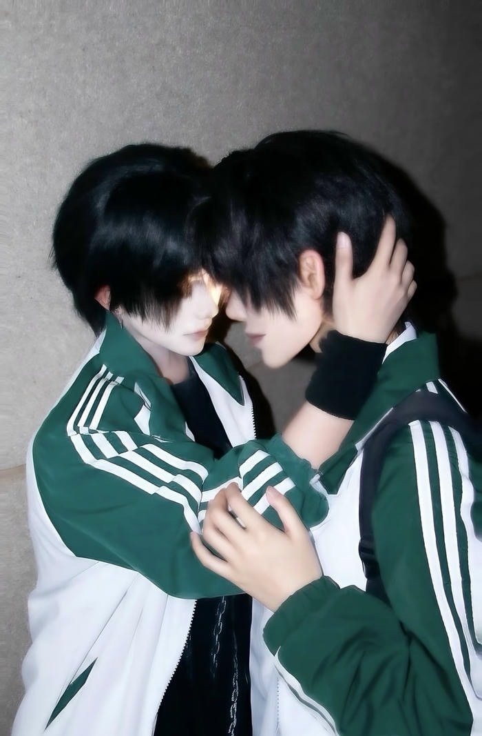 Hình ảnh cosplay đam mỹ ánh mắt say đắm