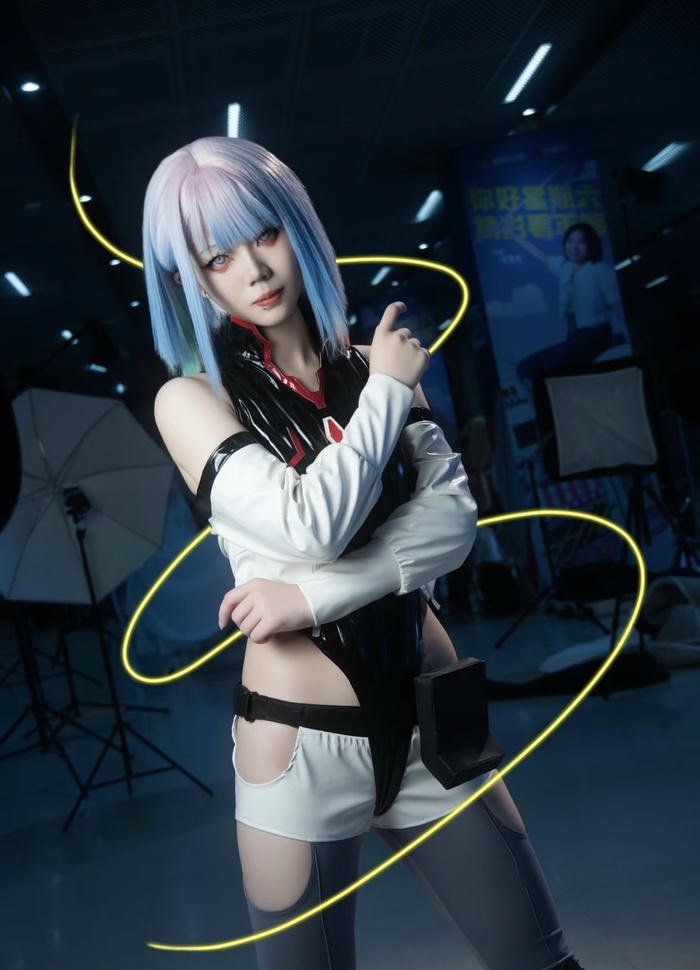Hình ảnh cosplay lucy phong cách năng động
