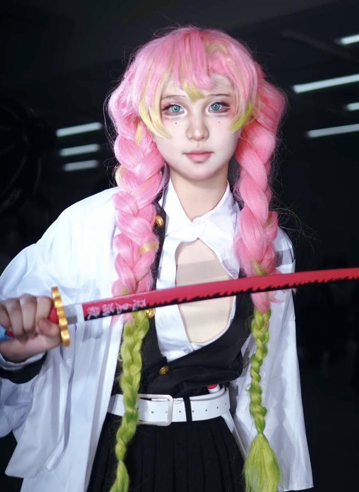 Hình ảnh cosplay luyến trụ phong cách ngọt ngào