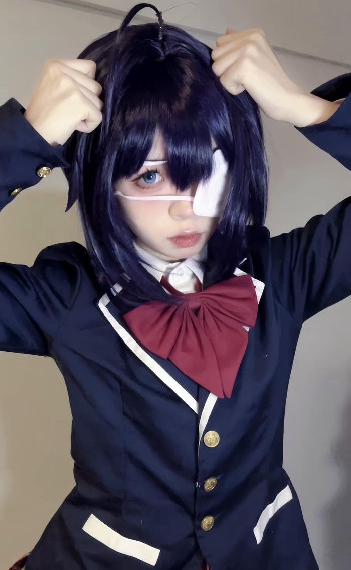Hình ảnh cosplay rikka ánh mắt long lanh