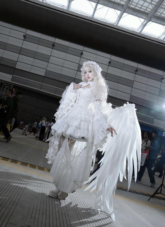 Hình ảnh cosplay thiên thần biểu cảm an yên