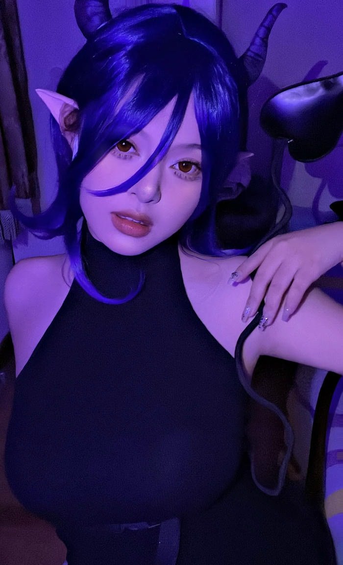 Hình ảnh cosplay vermeil nét mặt tự nhiên