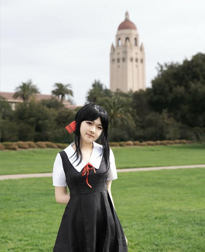 Hình ảnh kaguya cosplay ánh nhìn tinh tế dịu dàng