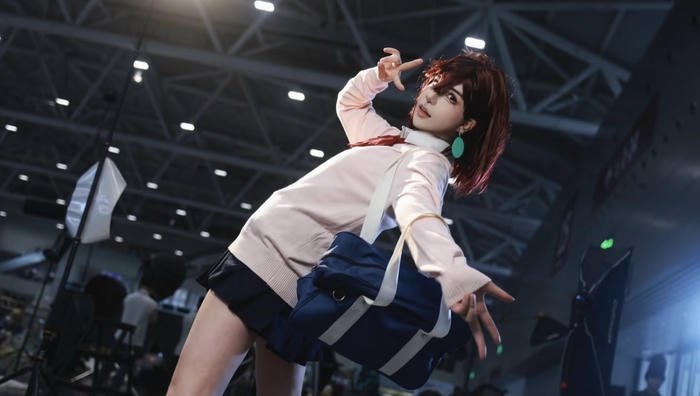 Hình ảnh momo cosplay dáng đứng duyên dáng