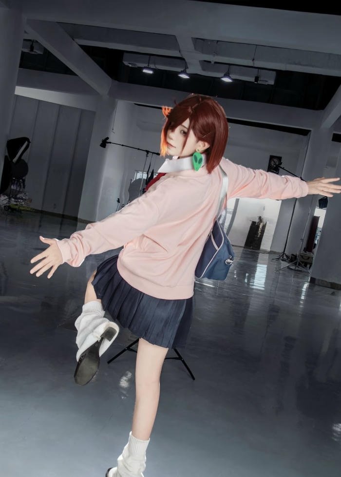Hình ảnh momo cosplay vóc dáng thanh thoát