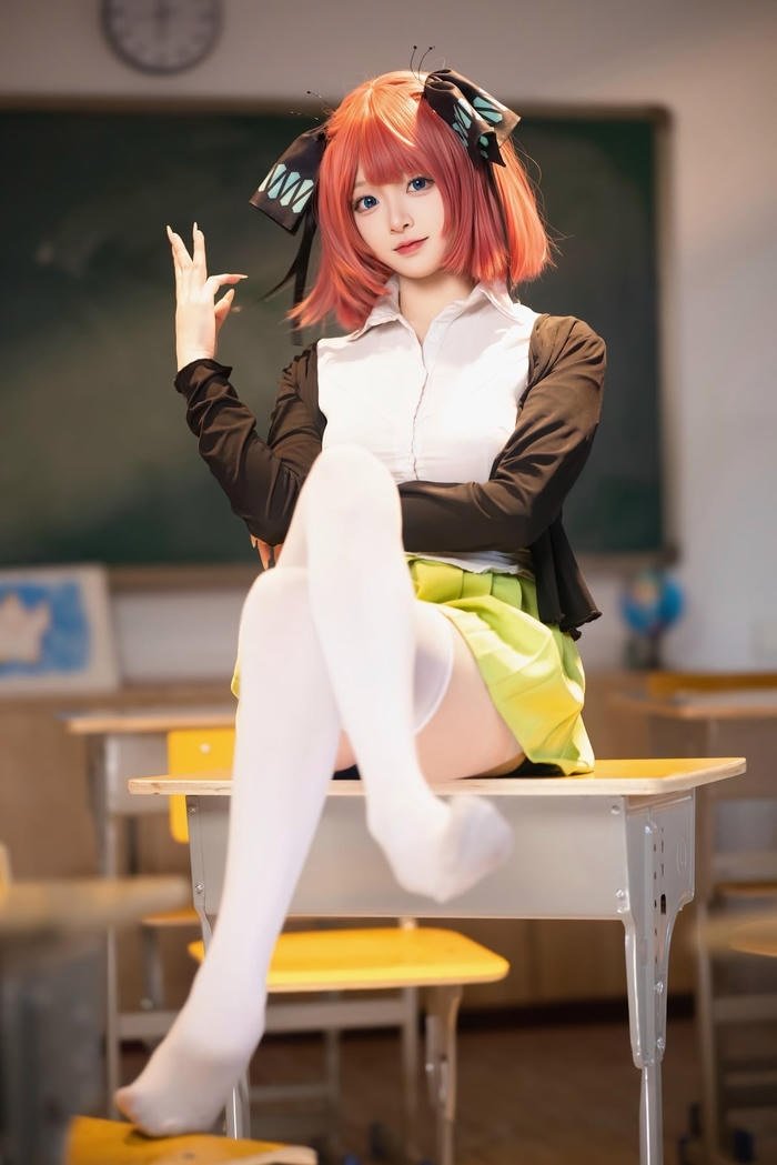 Hình ảnh nino nakano cosplay ánh nhìn tinh tế đáng yêu
