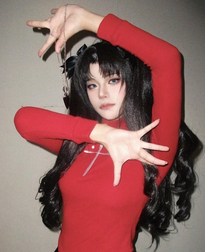 Hình ảnh rin tohsaka cosplay ánh nhìn sắc sảo