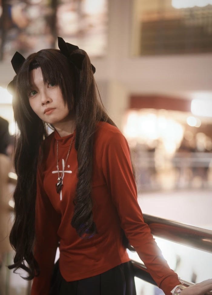 Hình ảnh rin tohsaka cosplay biểu cảm lạnh