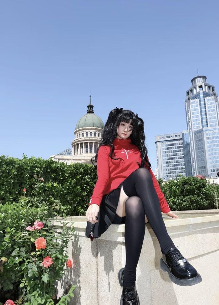 Hình ảnh rin tohsaka cosplay mặc áo đỏ