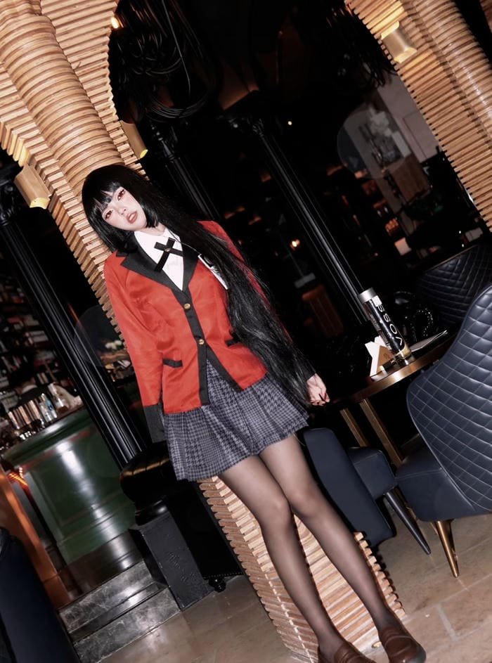 Hình ảnh yumeko cosplay gương mặt sắc nét