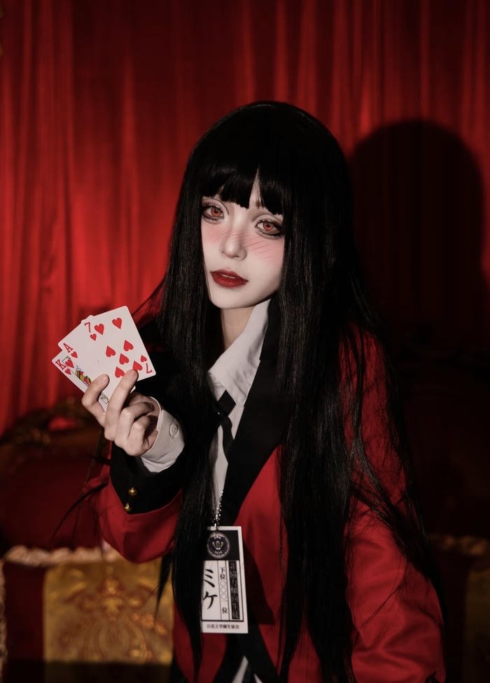 Hình ảnh yumeko jabami coóplay môi đỏ