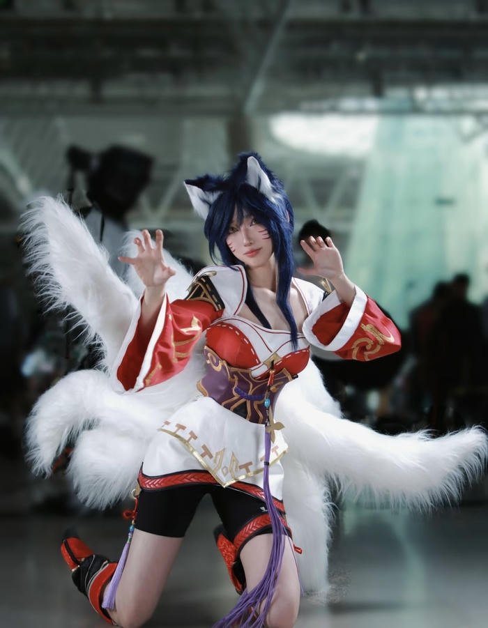 Hình cosplay ahri tư thế tạo dáng duyên dáng