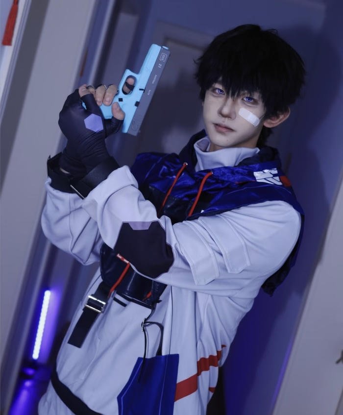Hình cosplay anime nam gương mặt nam tính