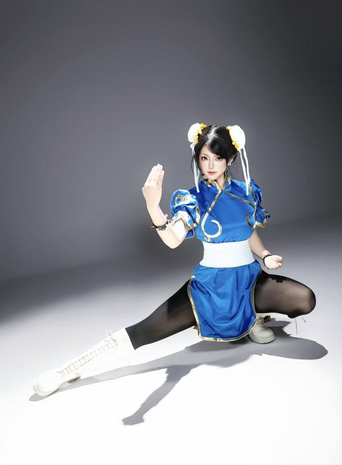 Hình cosplay chun li gương mặt sắc nét