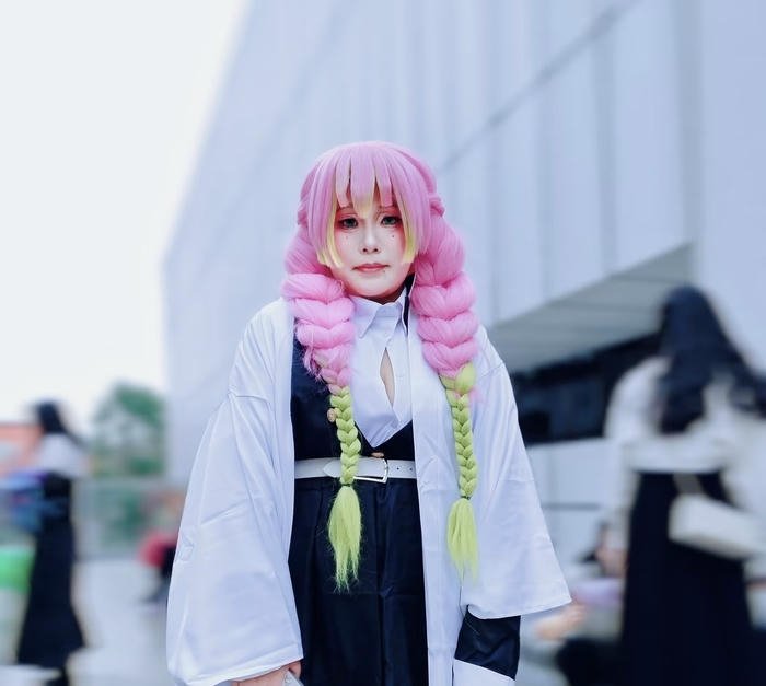 Hình cosplay luyến trụ ánh nhìn trong trẻo