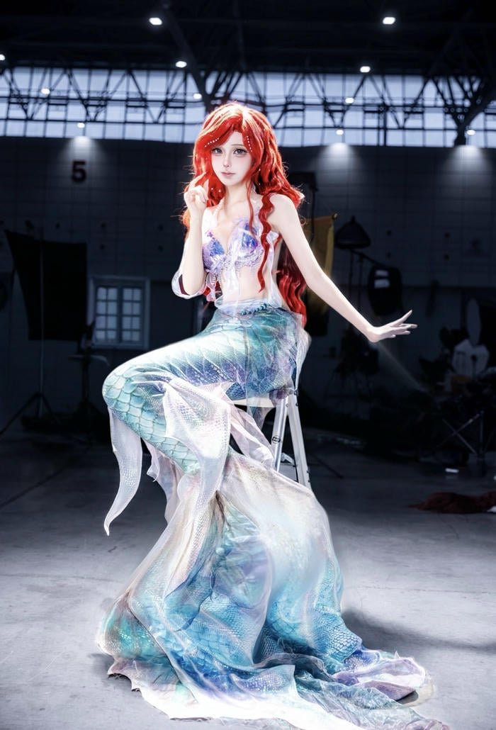 Hình cosplay nàng tiên cá biểu cảm trong trẻo đáng yêu