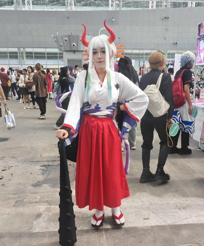 Hình cosplay yamato biểu cảm lạnh lùng cá tính