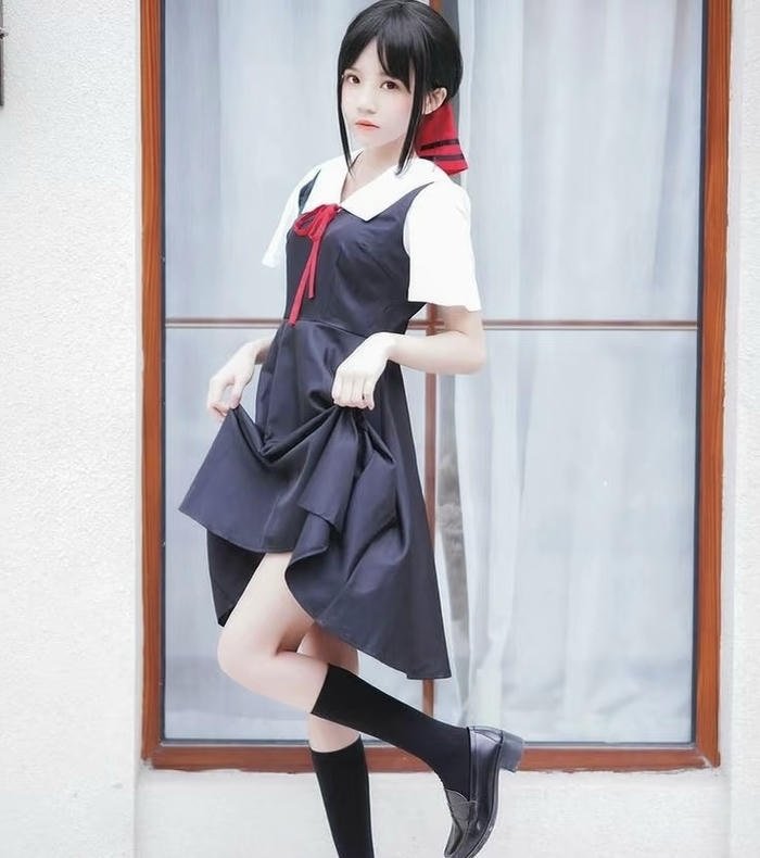 Hình kaguya cosplay dáng đứng nhẹ nhàng thanh thoát