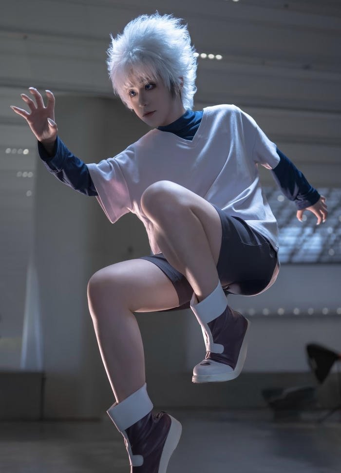 Hình killua cosplay thần sắc mạnh mẽ đầy nội lực