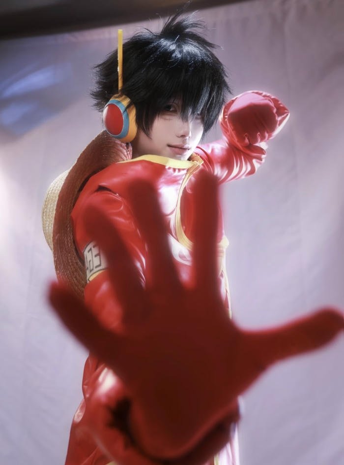 Hình luffy cosplay ánh nhìn đầy sức sống