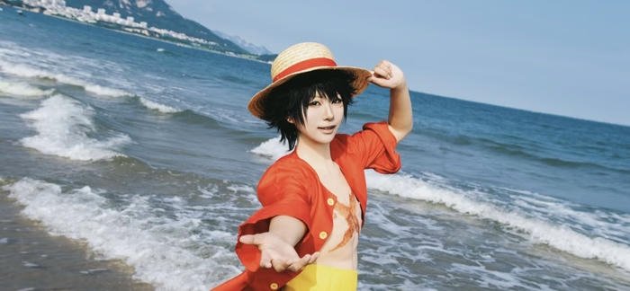 Hình luffy cosplay nét mặt tươi sáng