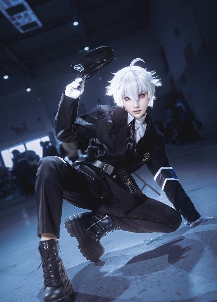 Hình nagi cosplay ánh mắt lơ đãng